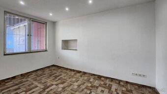 Prenájom skladov s kanceláriami 850 m2 - strategická poloha - 8