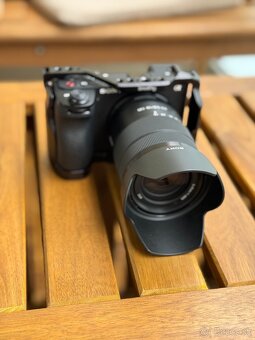 Sony E 18-135mm f/3.5-5.6 OSS + ND filter ZDARMA – TOP stav - 8
