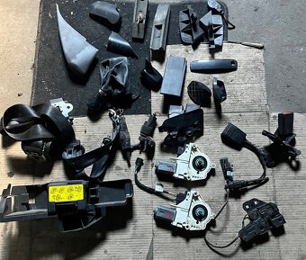 Vsetko komplet za 100e Audi A6 C6 - 8