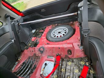 Mazda 323 _ 1.6 - 8
