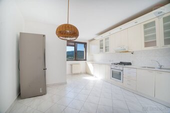 Prenájom veľkometrážneho 4 izb. bytu (145 m2) s terasou 92 m - 8