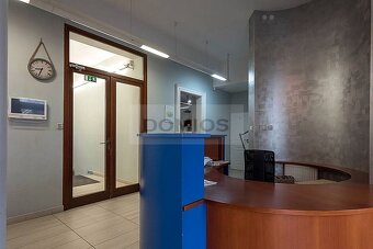 Reprezentačná polyf. budova (900 m2, parking, KE-St. mesto) - 8