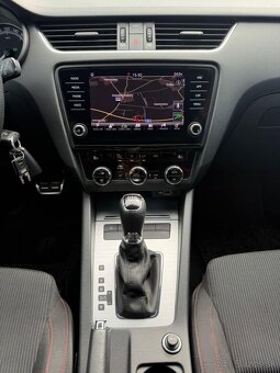 Škoda Octavia Combi 1,6 TDI DSG SPORTLINE - 8