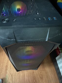 Herný PC + Monitor - Klávesnica a myš - 8