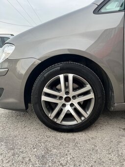 Volkswagen Touran 1.9 TDI 77kW = 7 miest, r.v 2010 = - 8