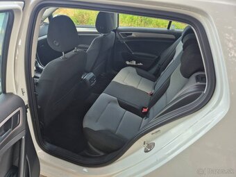 Volkswagen Golf e - 8