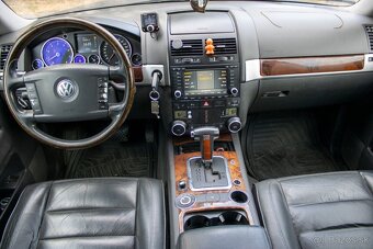 Volkswagen Touareg 3.2 V6 A/T - 8