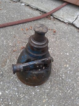 Stolový zverák YORK - 8