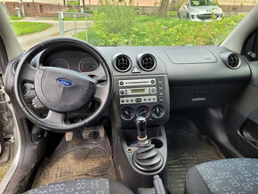 Ford Fiesta 1,25 benzín - 8