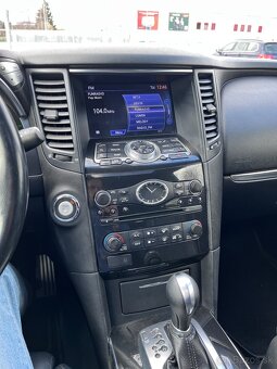 Infiniti FX37S Prémium - 8