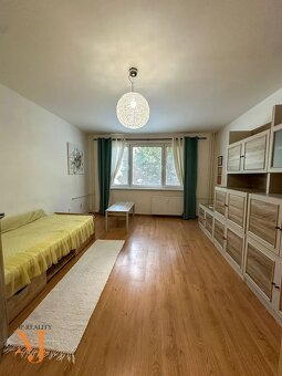 Na prenájom veľký 1-izb. byt 44 m2 v Seredi, ul. Komenského - 8