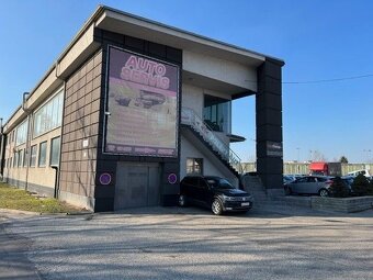 Prenájom Obchodného priestoru (napr. auto showroom) - 8