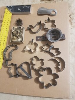 predam babkovu postavu . stare alkoholove flase - 8