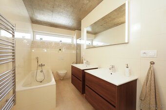 Luxusne vybavený 4 izbový byt v trojdome s parkovaním - 8