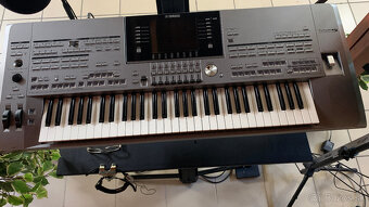 Yamaha Tyros 5 - 8