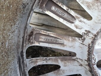 Toyota 5x114,3 r18 + zimne pneu 225/45 R18 - 8