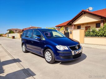 Predám 2008 Volkswagen Touran v zachovalom stave s nízkou sp - 8