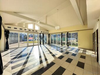 Obchodné priestory v centre mesta Žarnovica (ul. Dolná) - 8