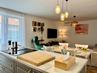 VÝNIMOČNÁ NOVOSTAVBA 4 i RD, GARÁŽ, BAZÉN,OKÚZĽUJÚCI VÝHĽAD - 8