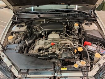 Subaru Outback 2.5 - 8