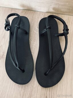 Balík topánok Tommy Hilfiger + Havaianas veľkosť 37 - 8
