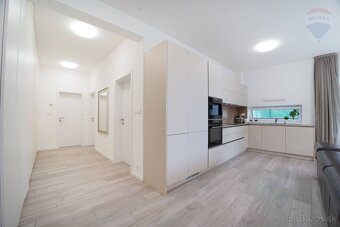 ZĽAVA 20 000 EUR NA 3 IZBOVÝ BYT NOVOSTAVBA S PREDZÁHRADKOU  - 8