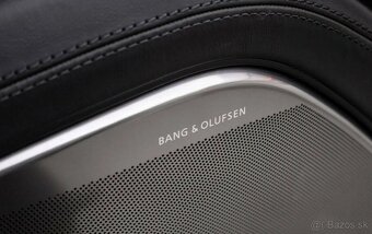 AUDI   A  8 LONG - 8