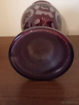 Veľká brúsená váza- rubínovo červené sklo - 8