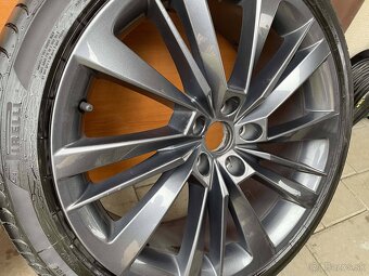 ACAMAR orig.skoda Superb3V  5x112  8j x19 ET 44 VW - 8