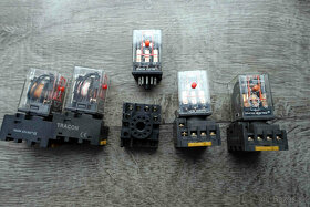 Tracom rele aj s päticou RM11 na 220V , MK3p5I na 12V - 8