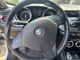 Alfa Romeo Giulietta - 8