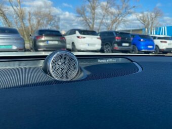 VOLVO V90 D5 R-LINE Bang & Olufsen FULL VÝBAVA - 8