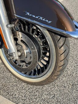 Harley Davidson RoadKing - 8