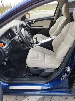 VOLVO V60 OCEAN RACE 2,0 133kW - 8
