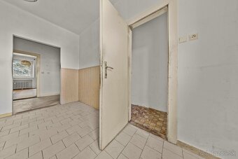 VEĽKÝ 4-IZB. BYT, PÔVODNÝ STAV, TEHLA, PARKING, OLBRACHTOVA - 8