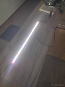 Akvárium so skrinkou a rôzne príslušenstvo. - 8