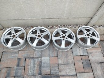 Hliníkové disky 6 1/2 J x 16H2 - 8