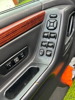 Jeep Grand Cherokee - 8