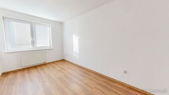 Na predaj 3-izbový byt so záhradkou – Most pri Bratislave,  - 8