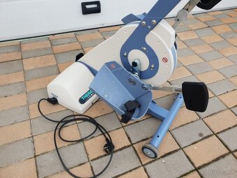 rehabilitačný bicykel na nohy pre ZTP vozičkarov Cz-Jazyk - 8