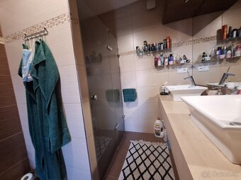 Exkluzívne ponúkame na predaj dva rodinné dom v Môťovej - 8