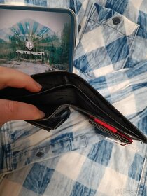 Čierno-červená PETERSON kožená peňaženka - 8