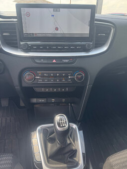 Ceed 1,5 T-GDi M6 GOLD+LED pack - 8