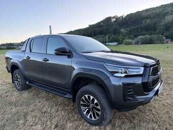 Toyota Hilux 2.8 D Double Cab 6AT GR Sport - 8