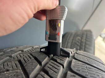 Originál zimná sada diskov na pneu 225/45 R18 - 8