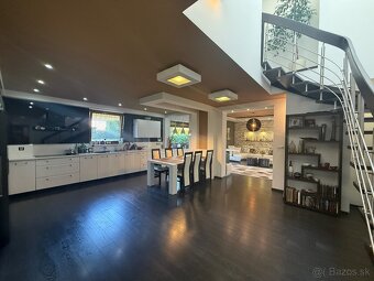 4 izbový luxusný rodinný dom | Mojš - 8