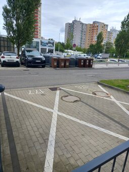 Vonkajšie parkovacie miesto Slnečnice, zóna mesto pred A2 - 8