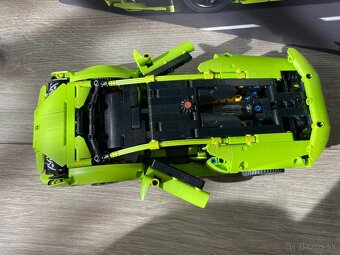 LEGO Technic Lamborghini Huracan Tecnica - 8