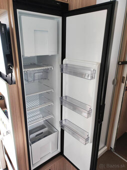 karavan Bürstner Lyseo Time T Limited 727G 4-miestny Automat - 8