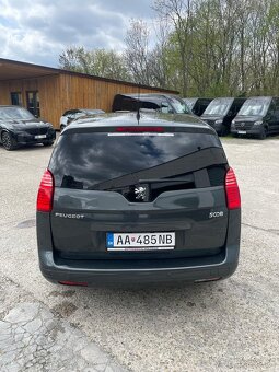 Peugeot 5008 - 8